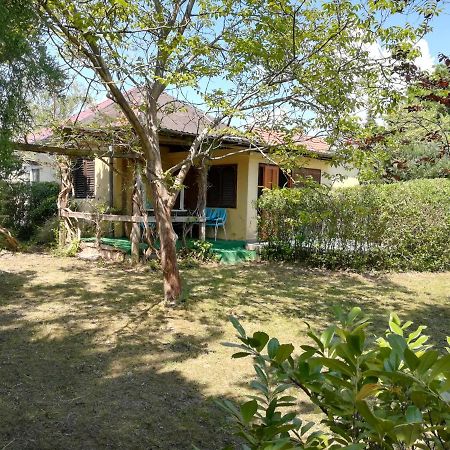 Retro Nyaralo Villa Balatonbereny Luaran gambar