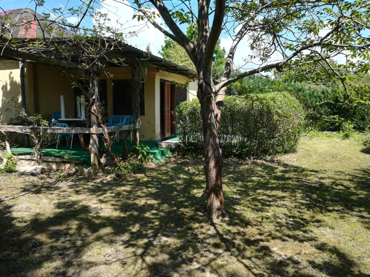 Retro Nyaralo Villa Balatonbereny Luaran gambar